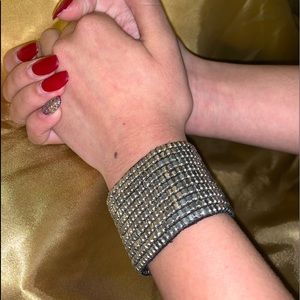 Stretchy bracelet